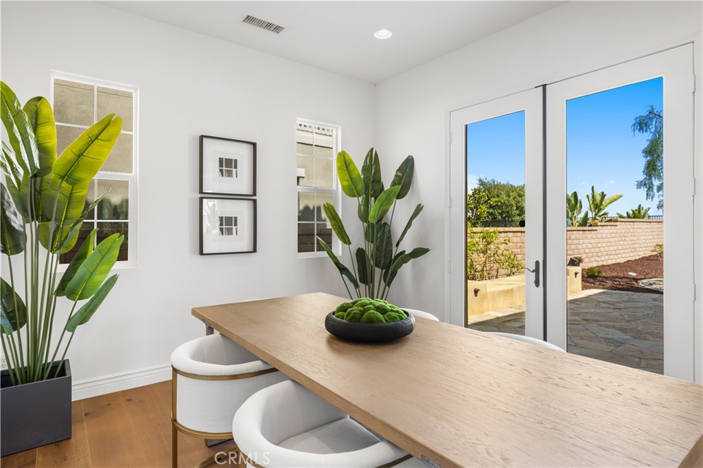 668 E Tangerine Street