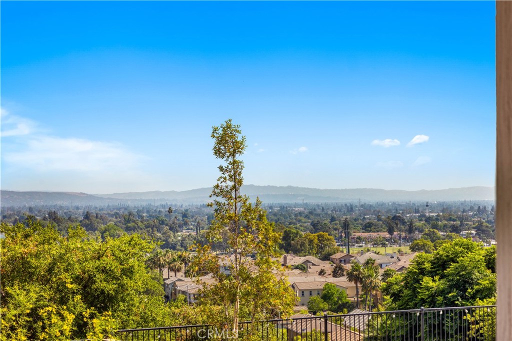 668 E Tangerine Street