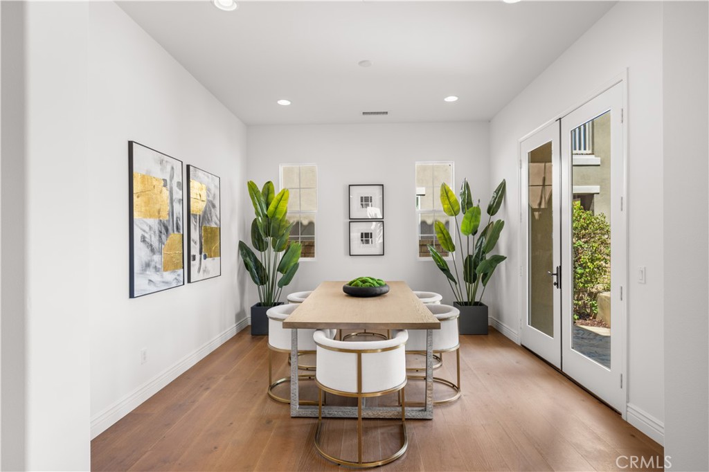 668 E Tangerine Street