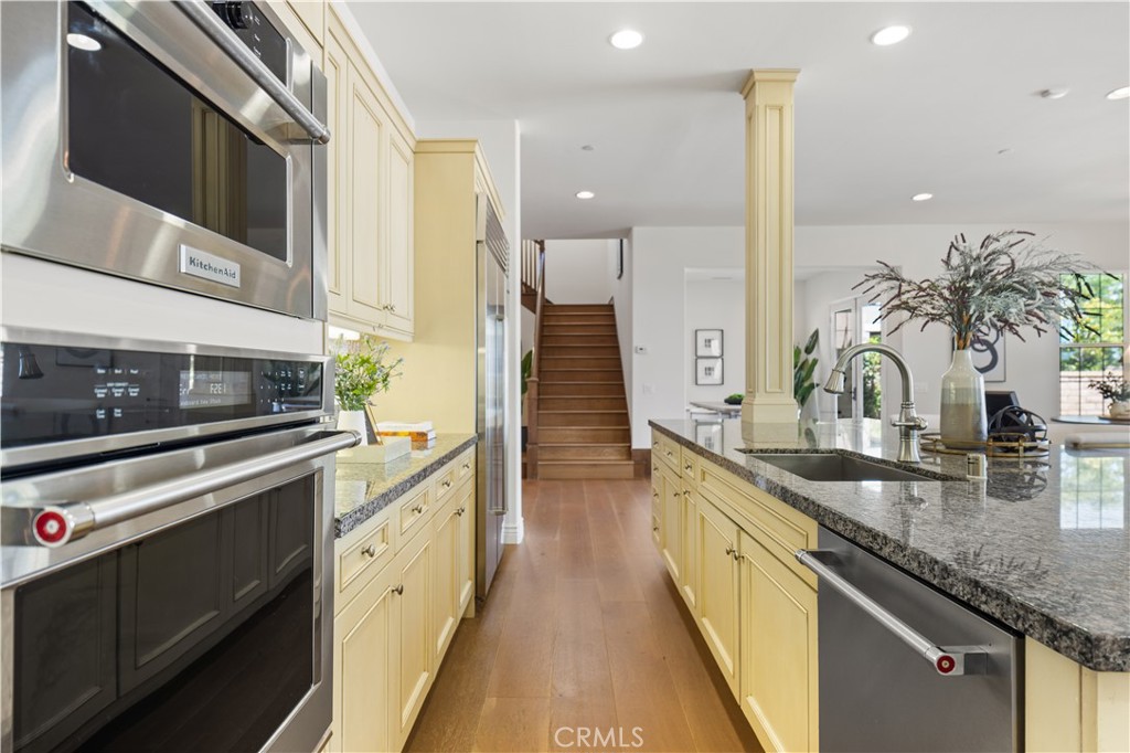 668 E Tangerine Street