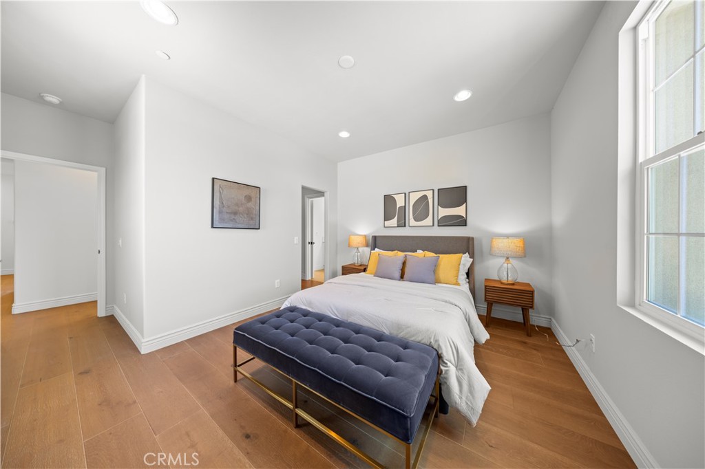 668 E Tangerine Street