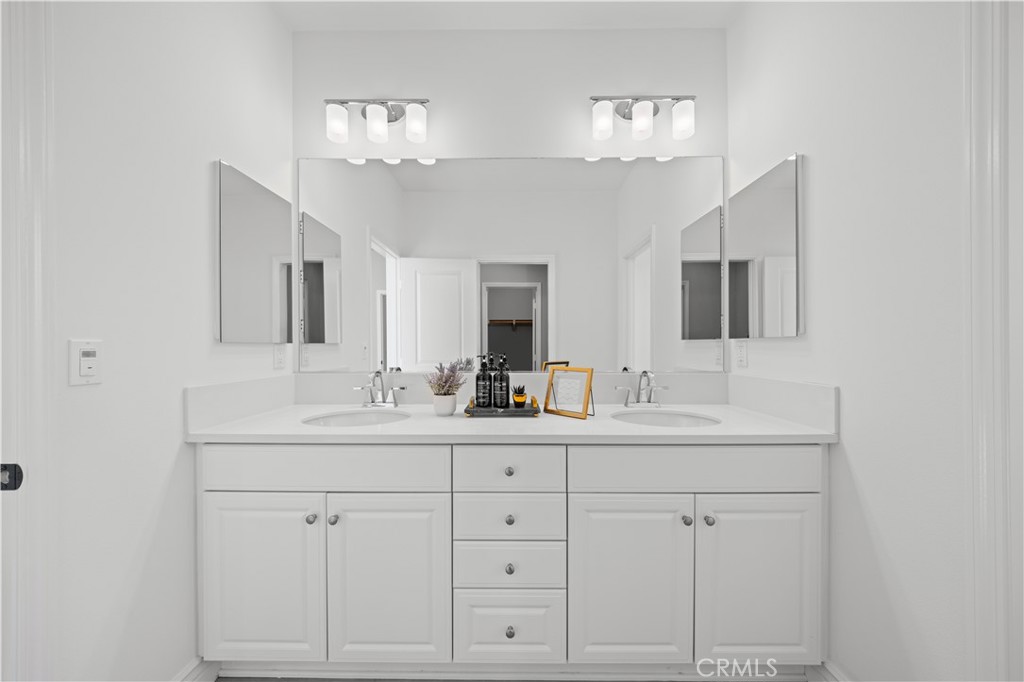 668 E Tangerine Street