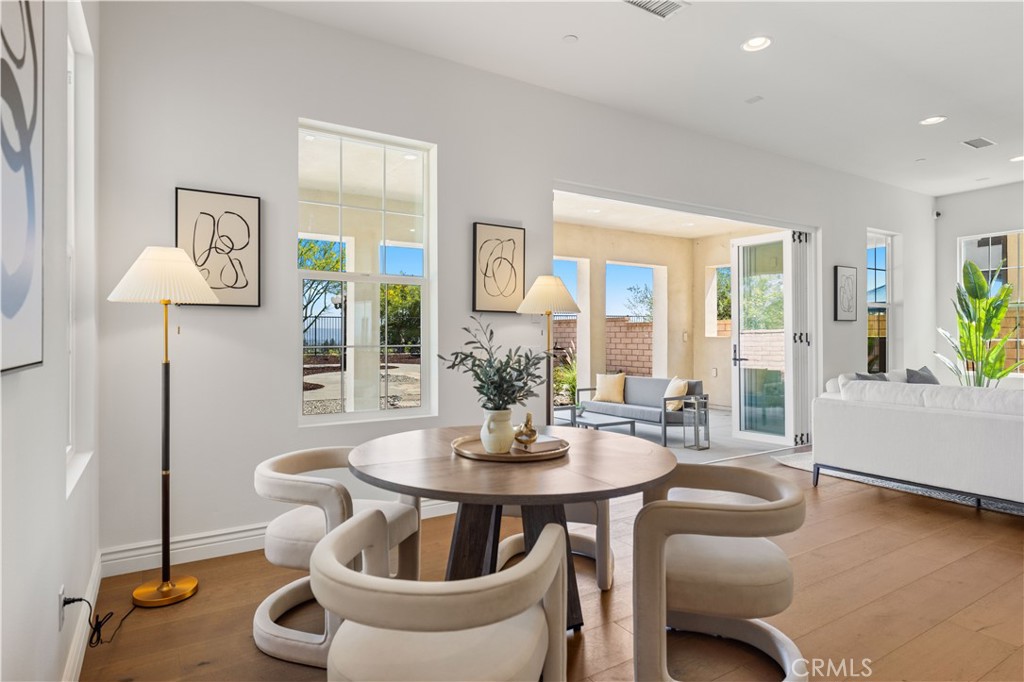 668 E Tangerine Street