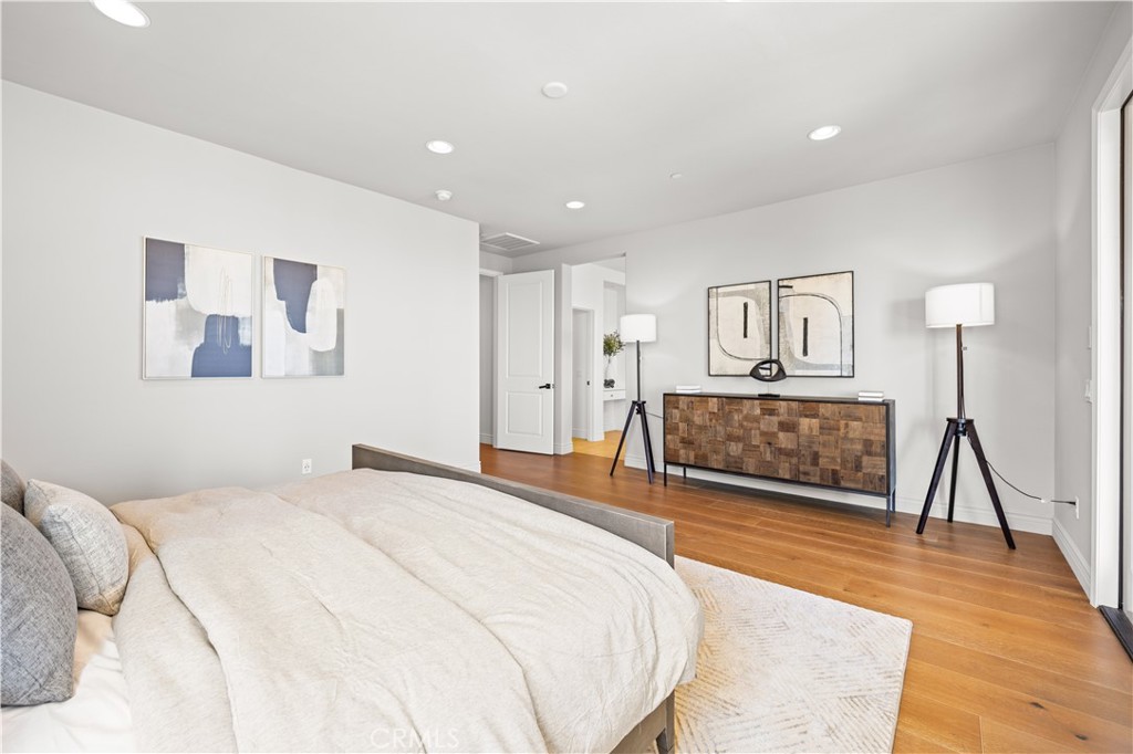 668 E Tangerine Street