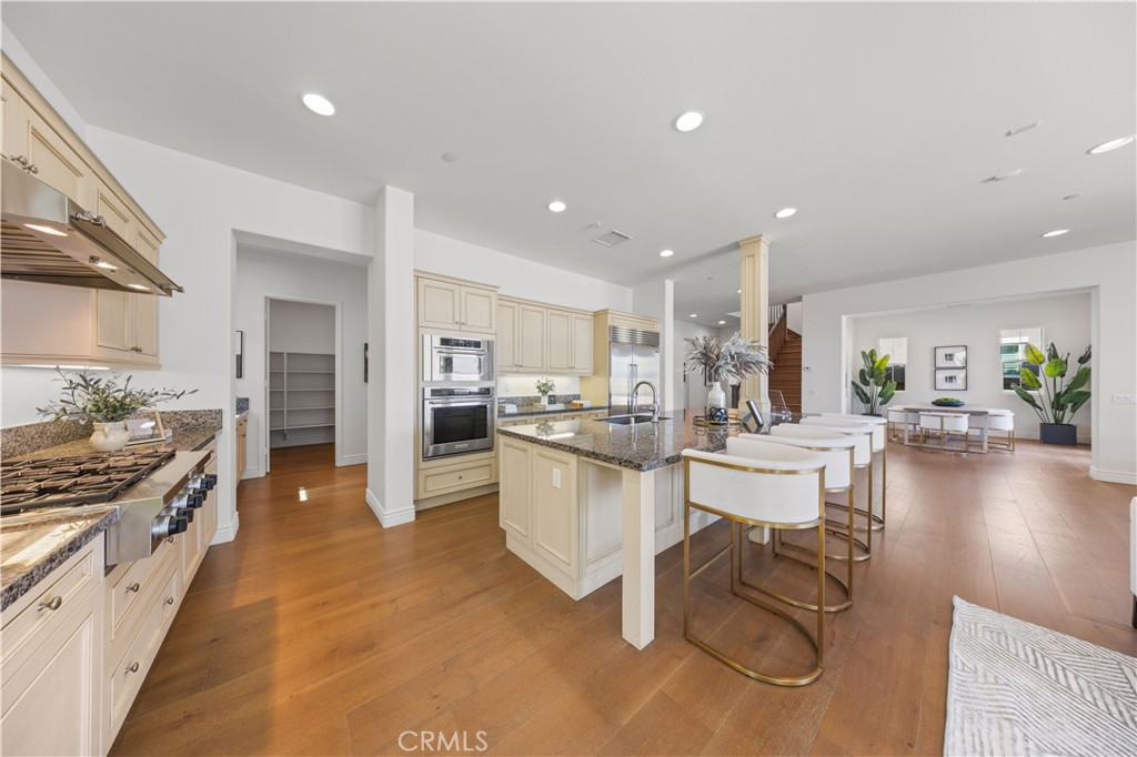 668 E Tangerine Street