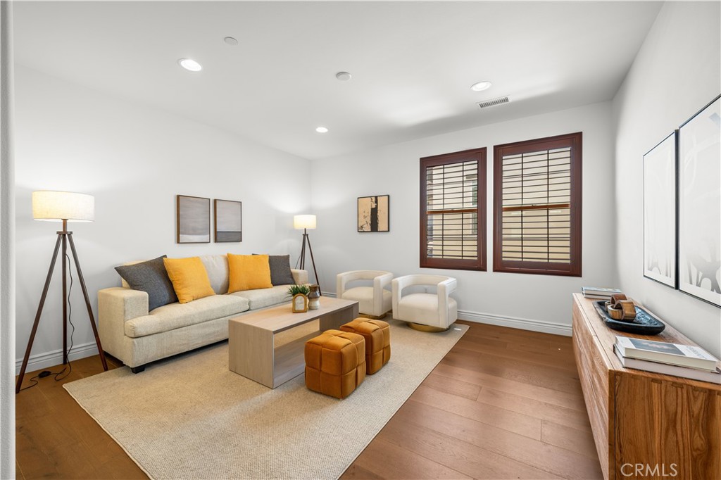 668 E Tangerine Street