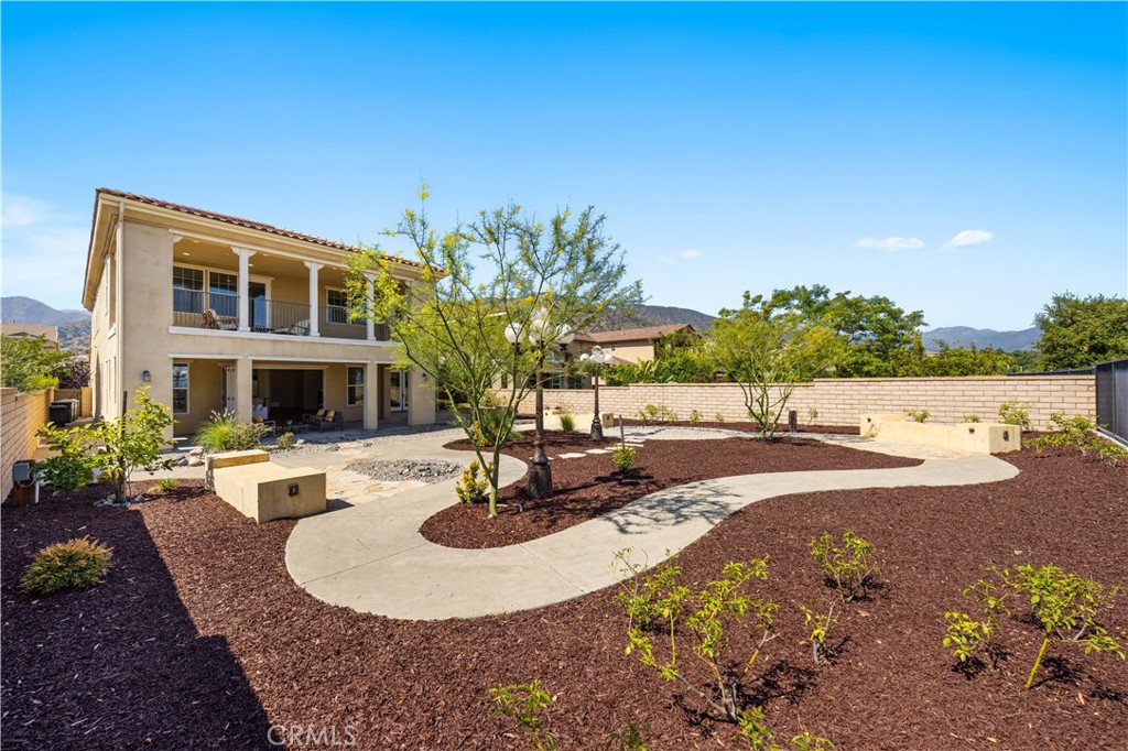 668 E Tangerine Street