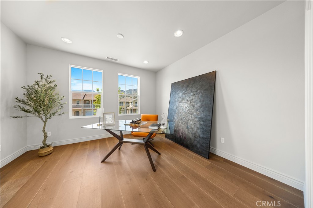 668 E Tangerine Street