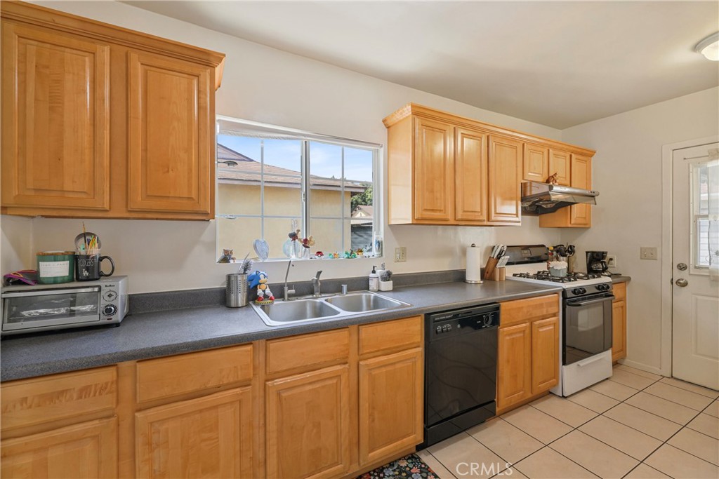 2535 Muscatel Avenue