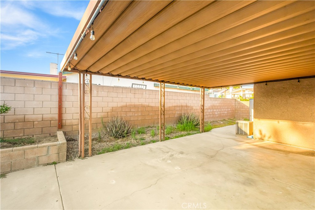 2226 S Magnolia Avenue