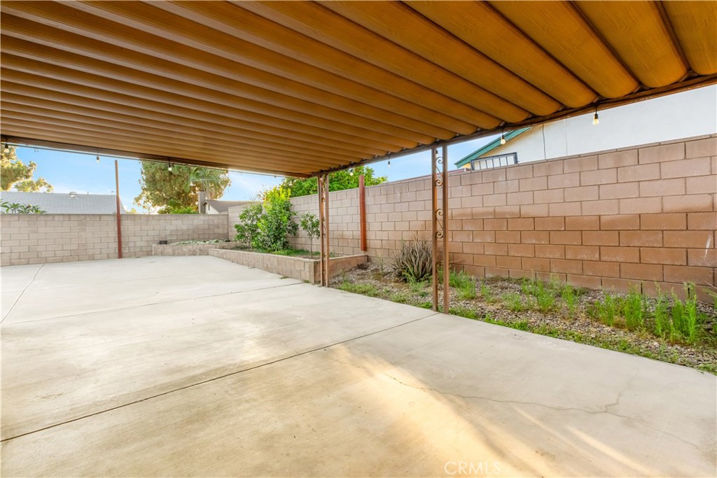 2226 S Magnolia Avenue