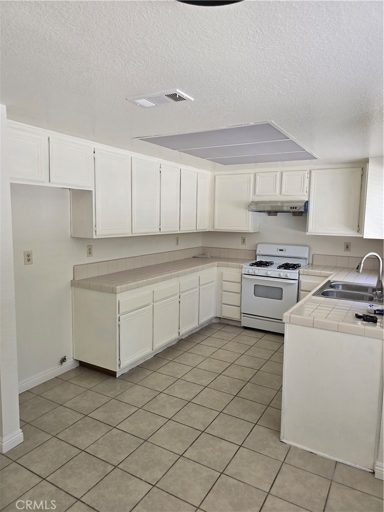 1049 Longview Drive