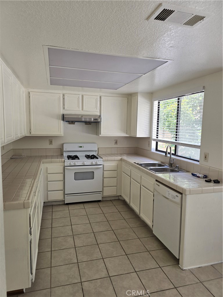 1049 Longview Drive