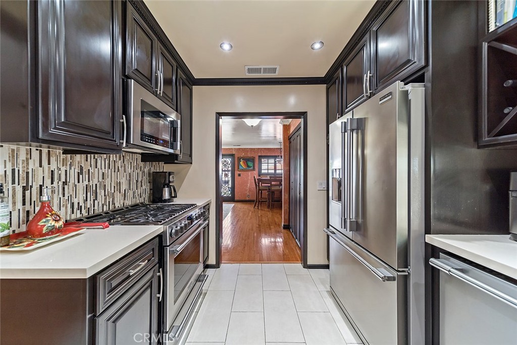 6012 N Del Loma Avenue