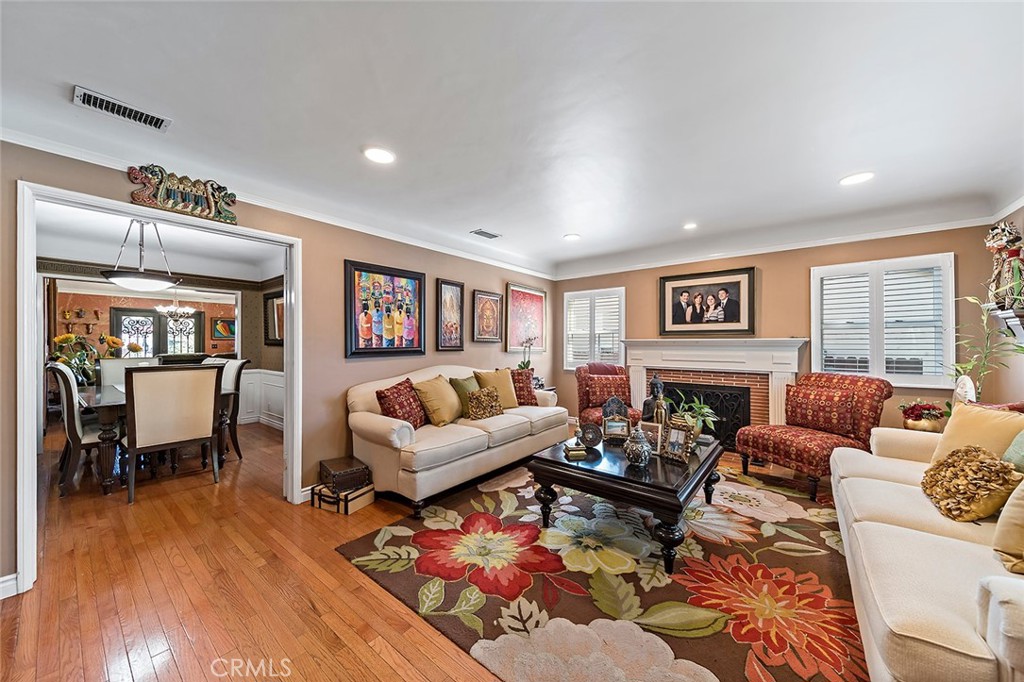 6012 N Del Loma Avenue