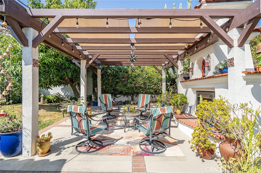 6012 N Del Loma Avenue