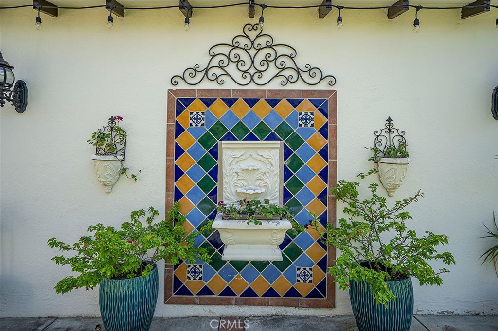 6012 N Del Loma Avenue