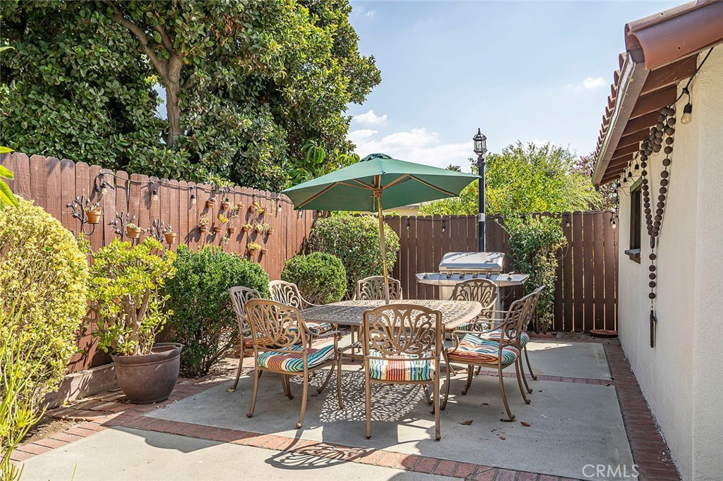 6012 N Del Loma Avenue