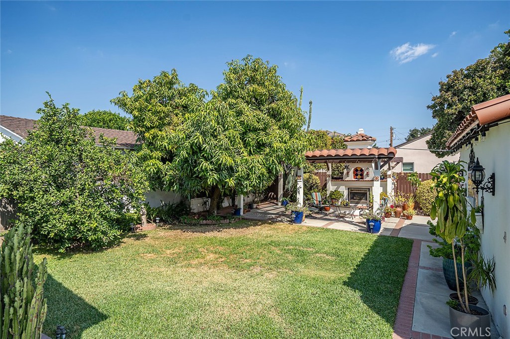 6012 N Del Loma Avenue