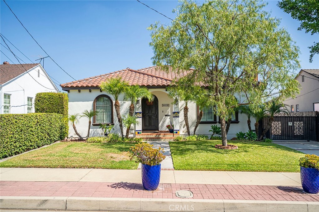 6012 N Del Loma Avenue