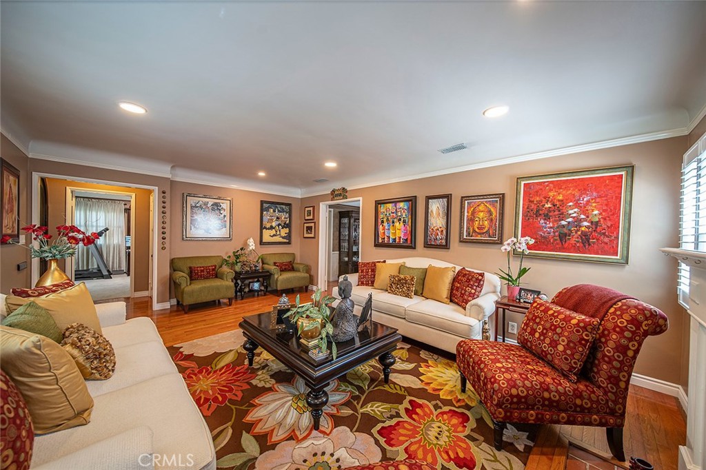 6012 N Del Loma Avenue