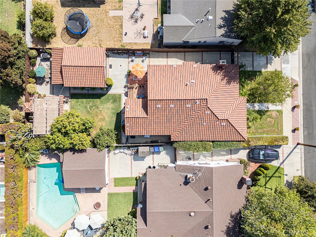 6012 N Del Loma Avenue