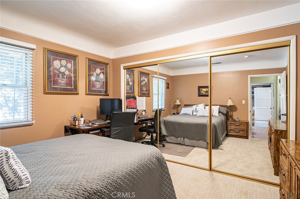 6012 N Del Loma Avenue