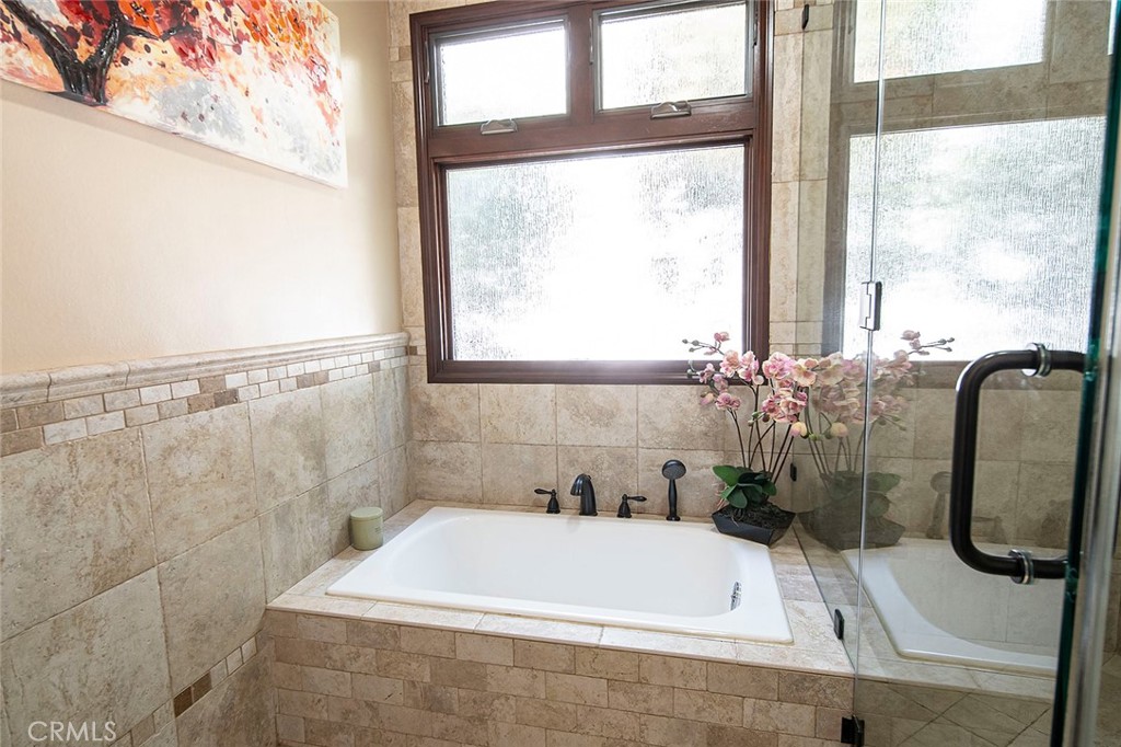 6012 N Del Loma Avenue