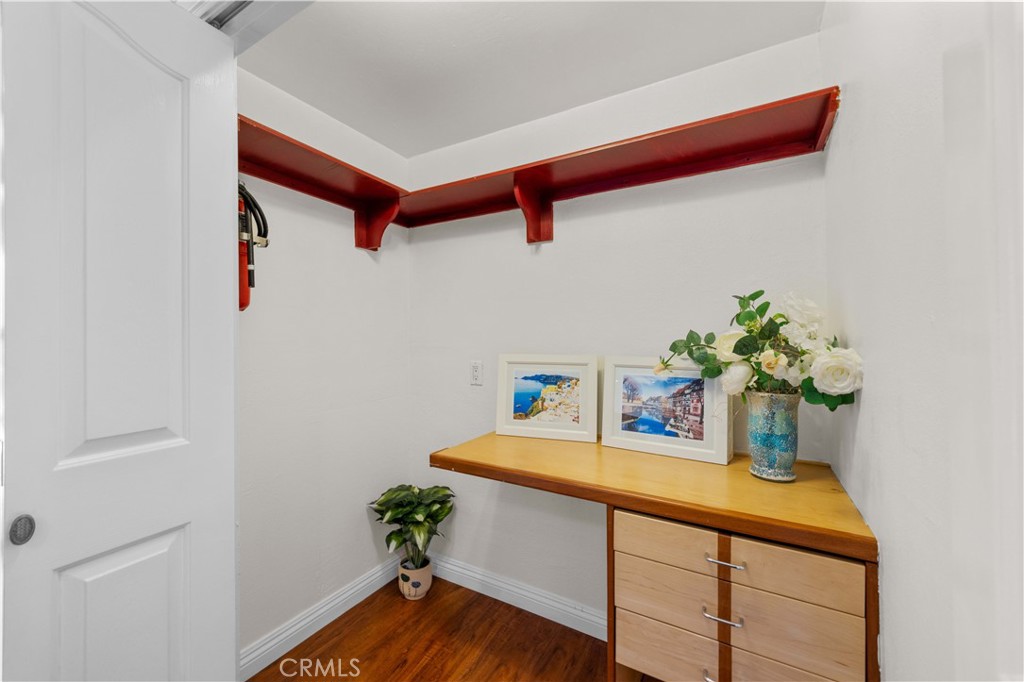 8121 Marina Pacifica Drive N