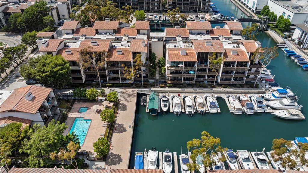 8121 Marina Pacifica Drive N