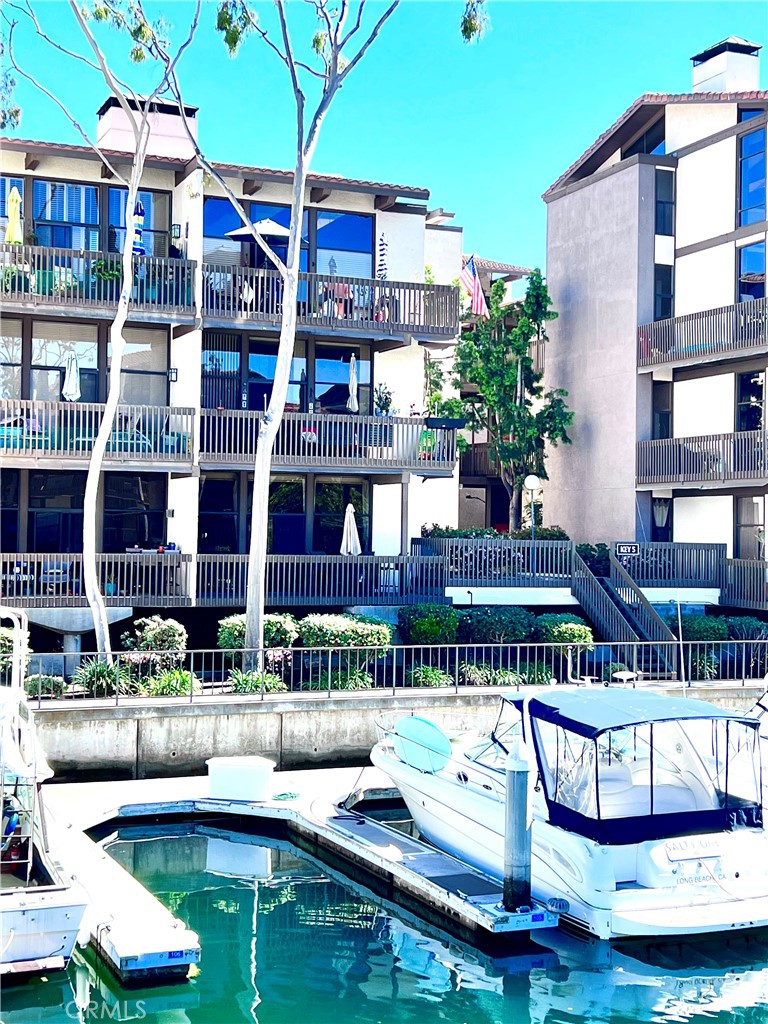 8121 Marina Pacifica Drive N