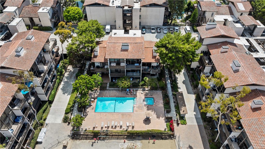 8121 Marina Pacifica Drive N