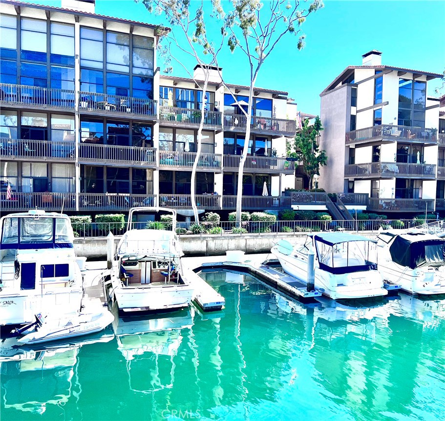 8121 Marina Pacifica Drive N