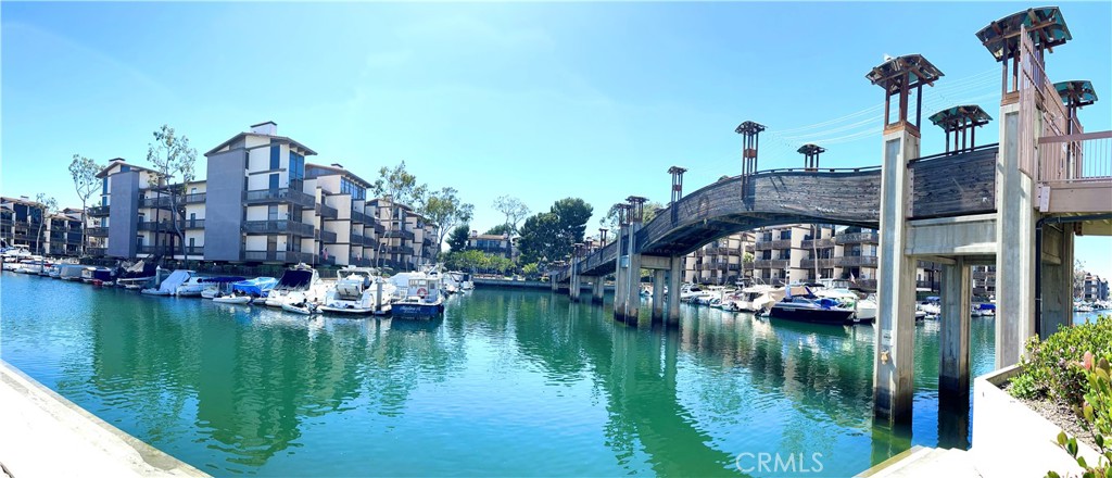 8121 Marina Pacifica Drive N