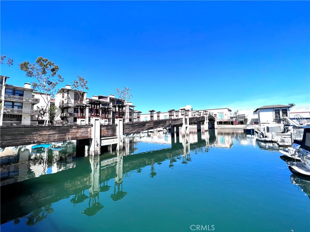 8121 Marina Pacifica Drive N