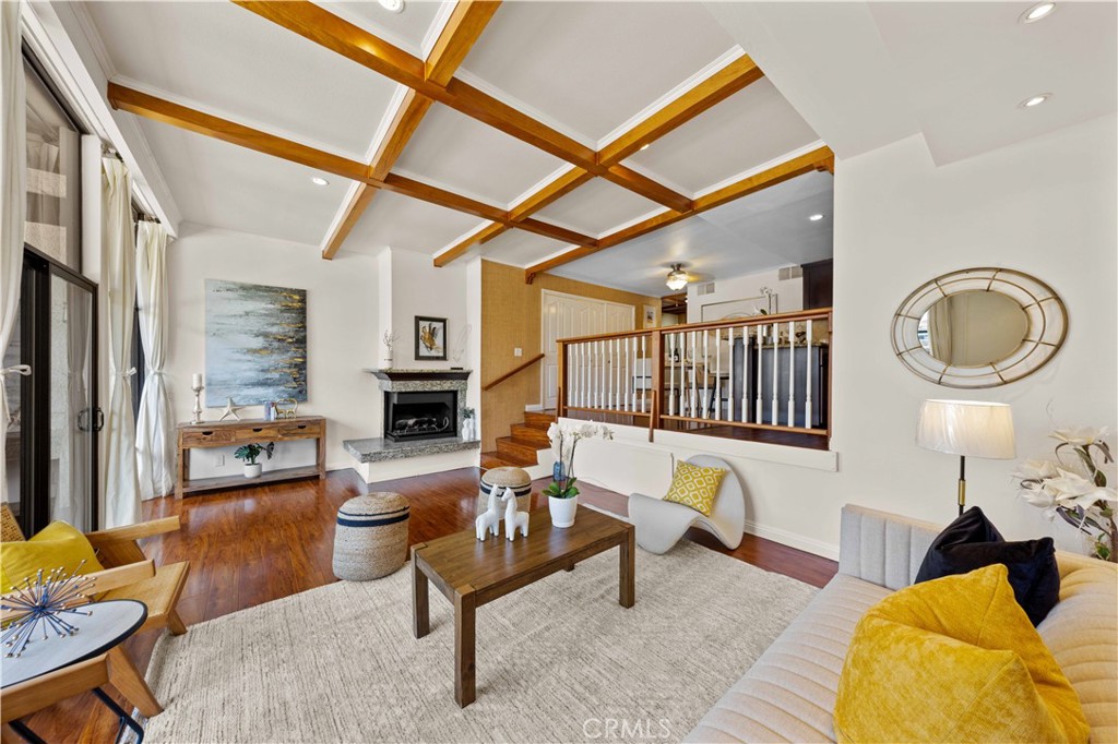 8121 Marina Pacifica Drive N