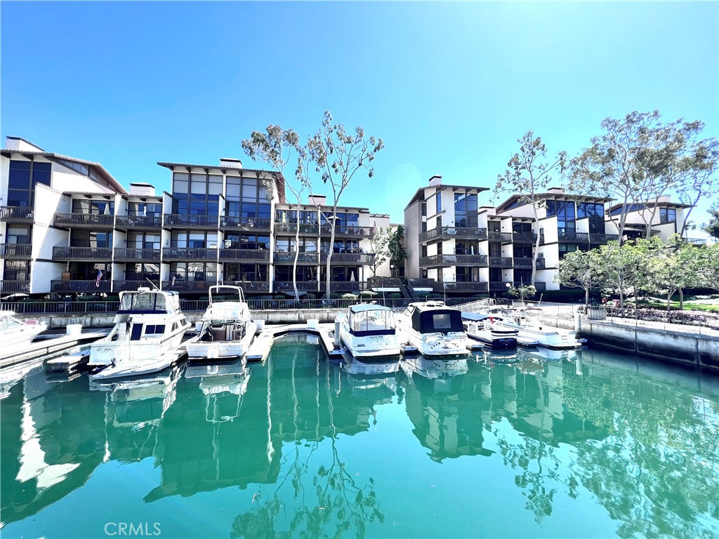 8121 Marina Pacifica Drive N