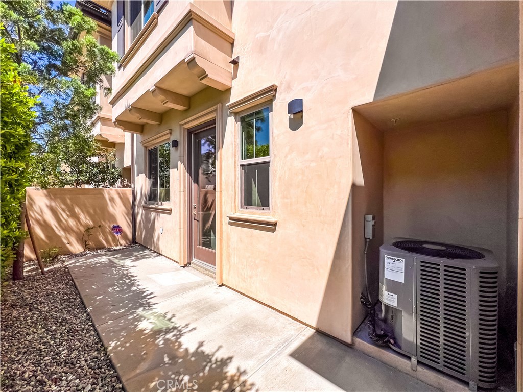 129 El Dorado Street B