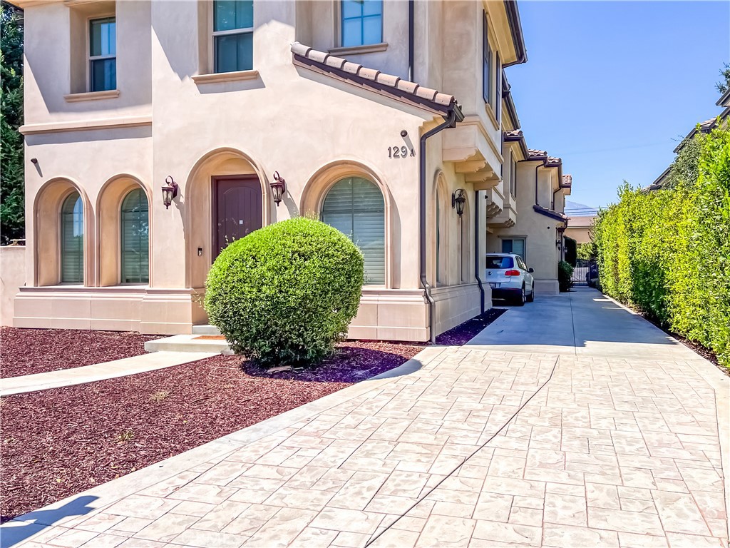 129 El Dorado Street B