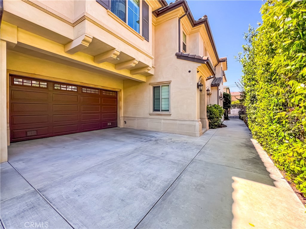 129 El Dorado Street B