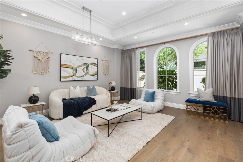 129 El Dorado Street B