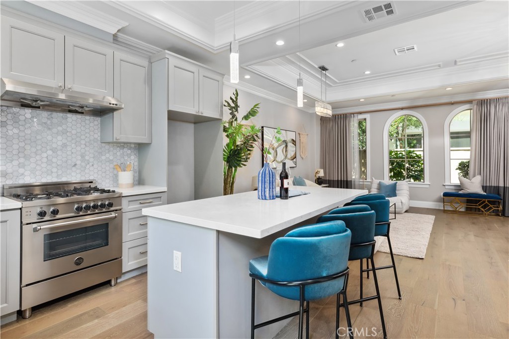 129 El Dorado Street B