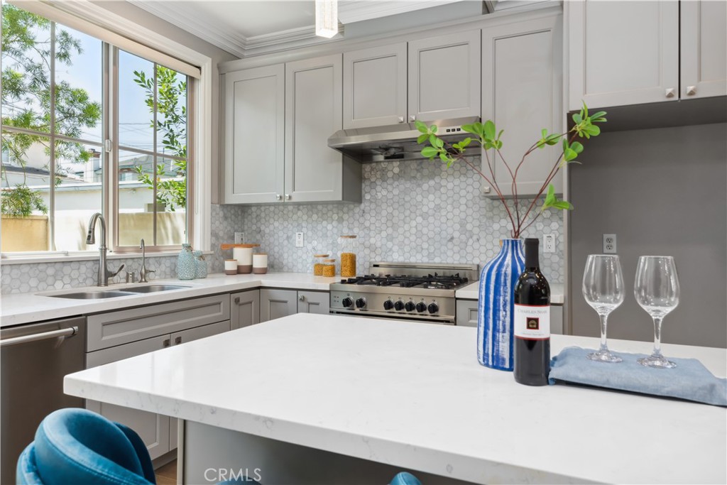 129 El Dorado Street B