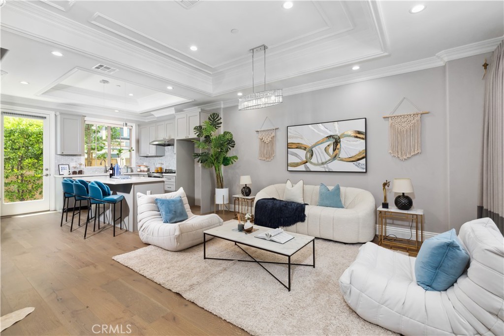 129 El Dorado Street B