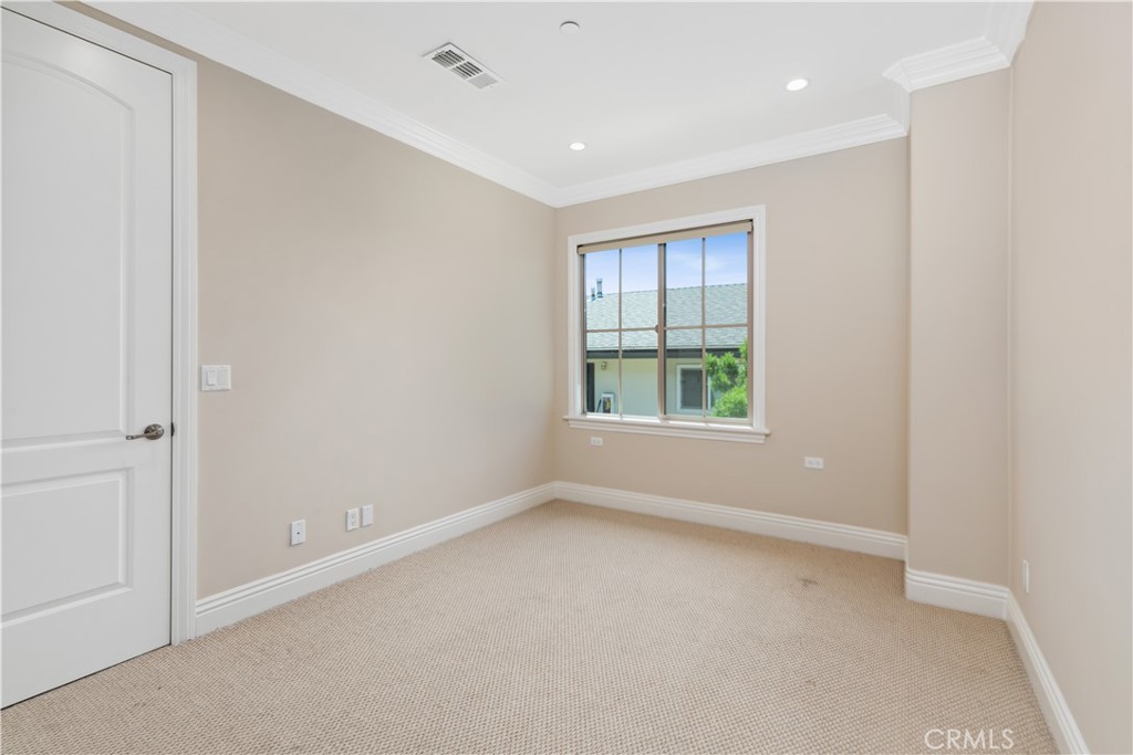 129 El Dorado Street B