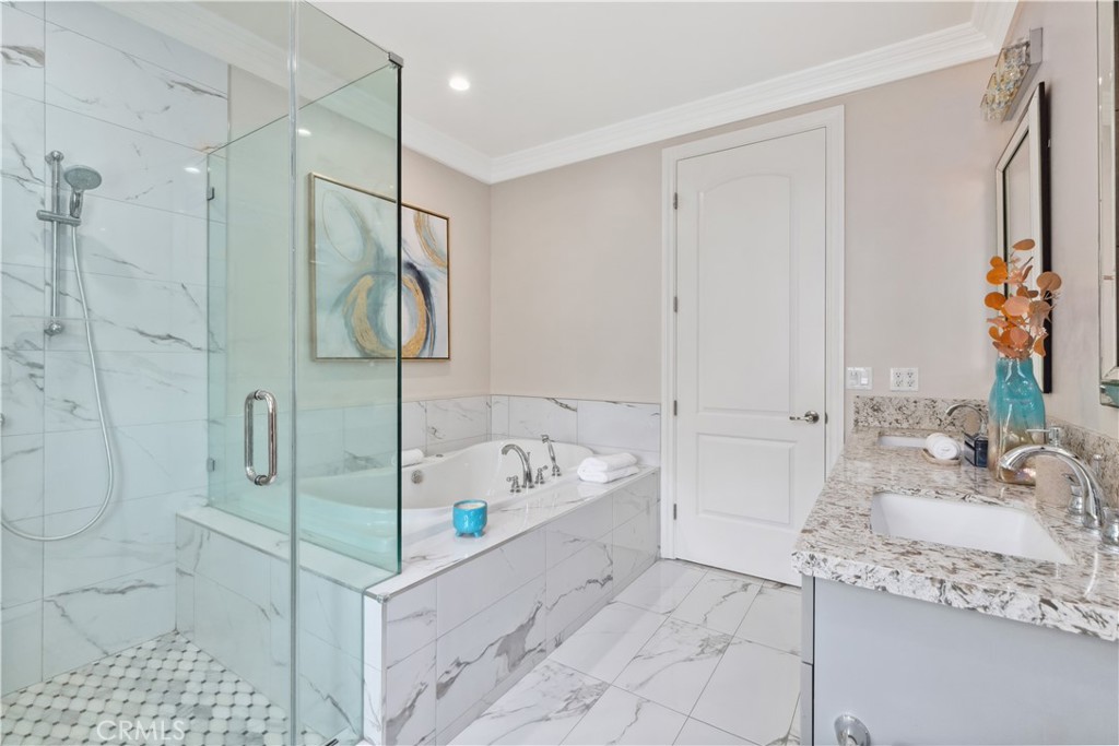 129 El Dorado Street B