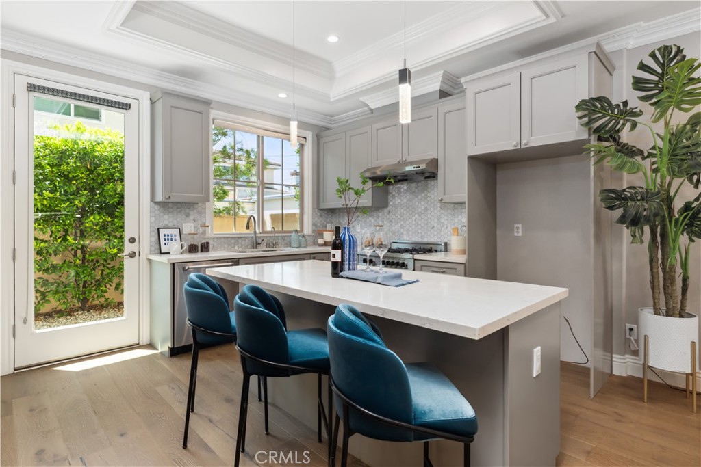 129 El Dorado Street B