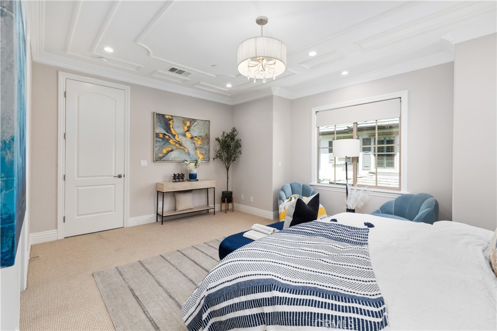 129 El Dorado Street B