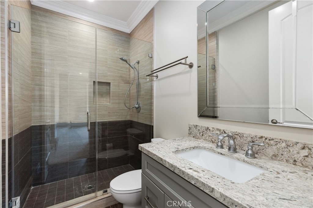 129 El Dorado Street B