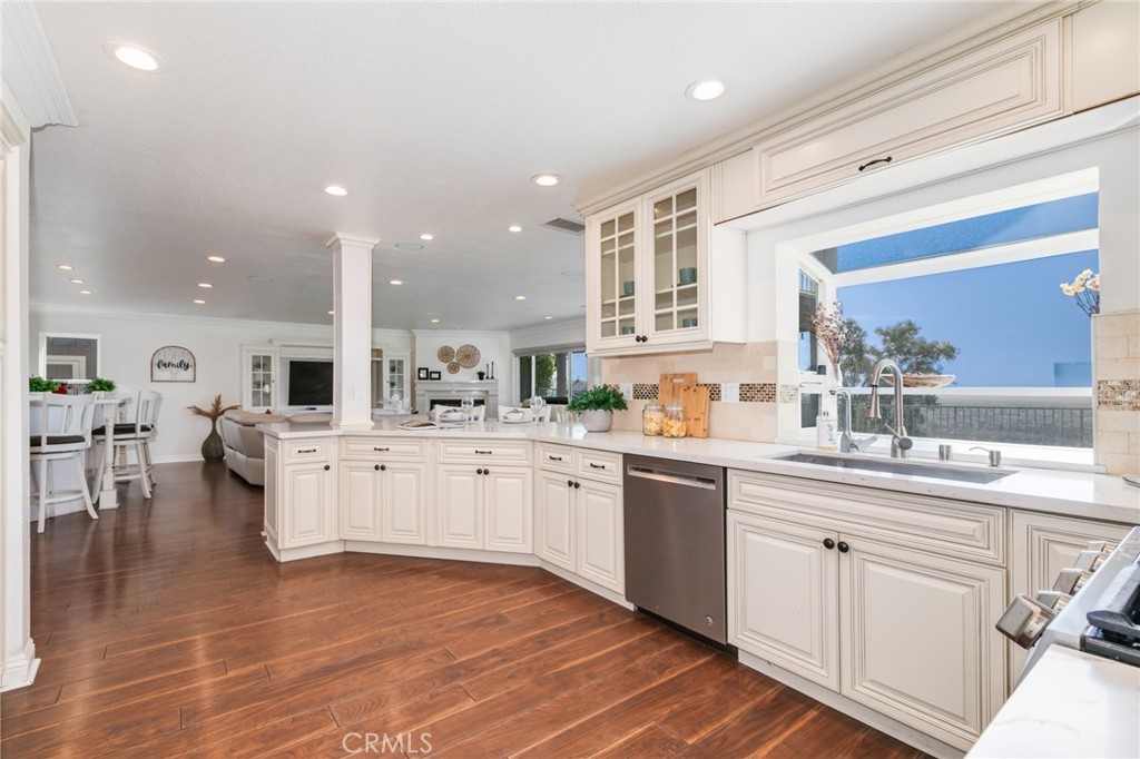 2457 Terrebonne Avenue